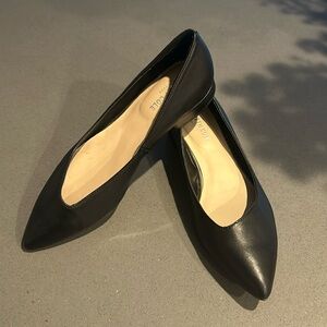 Kenneth Cole black flats